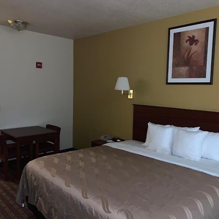 Holiday Inn Express - Wichita North - Park City By Ihg Exterior photo