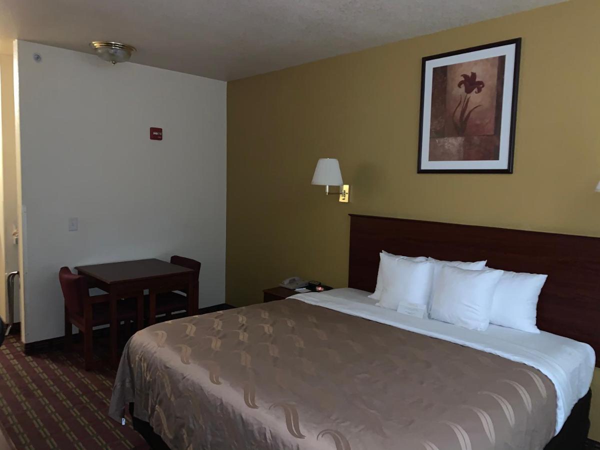Holiday Inn Express - Wichita North - Park City By Ihg Exterior photo